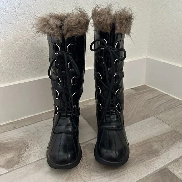 Avenue Yvette Cold Weather Boot - Picture 13 of 13